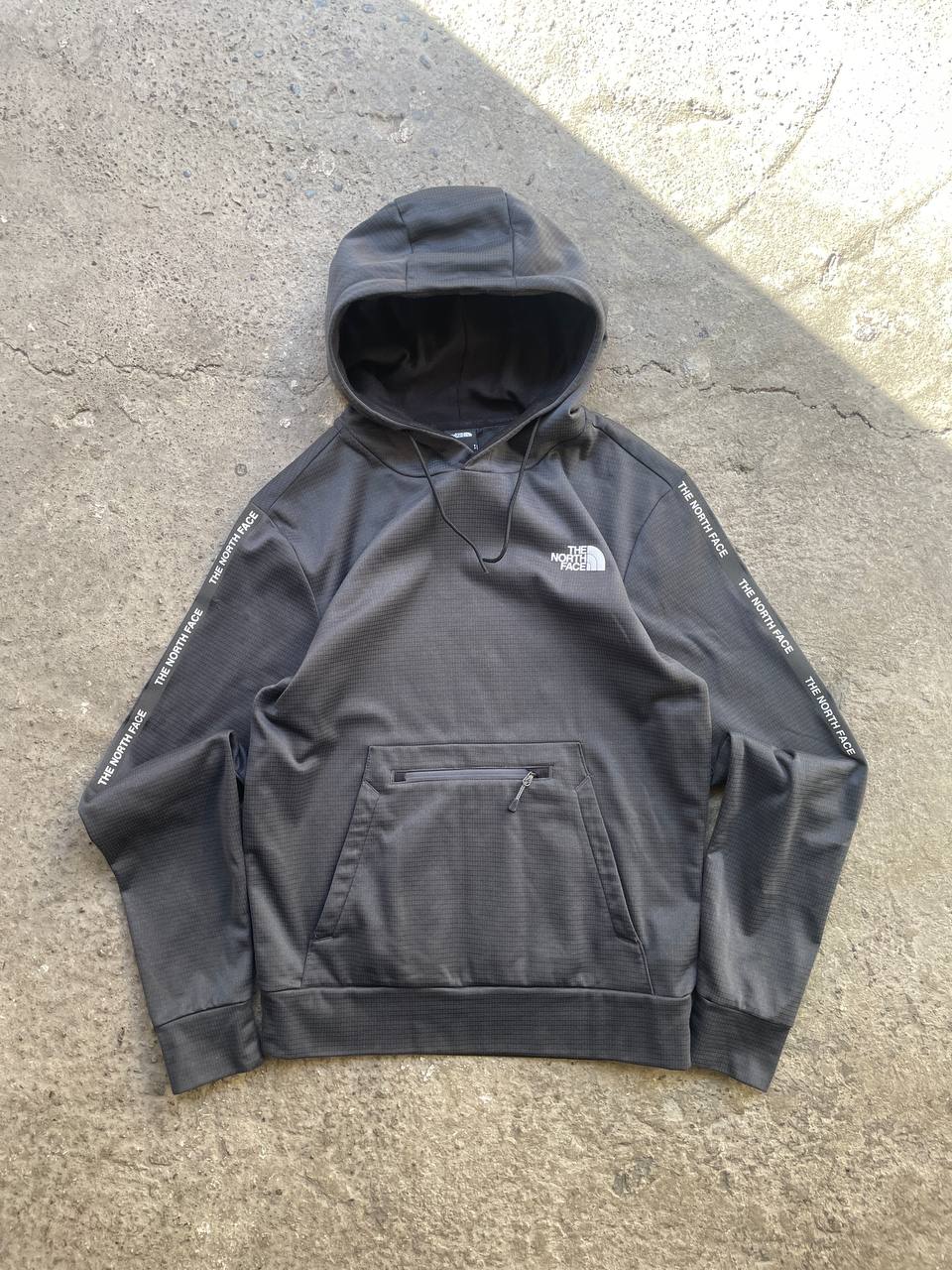 TNF Hoodie – Black (S)