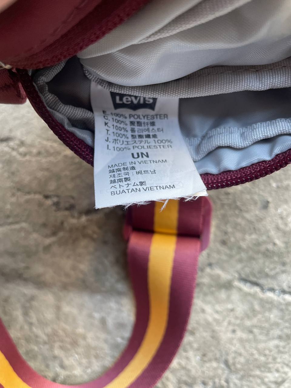 Levi’s Crossbody Bag – Burgundy (One Size)