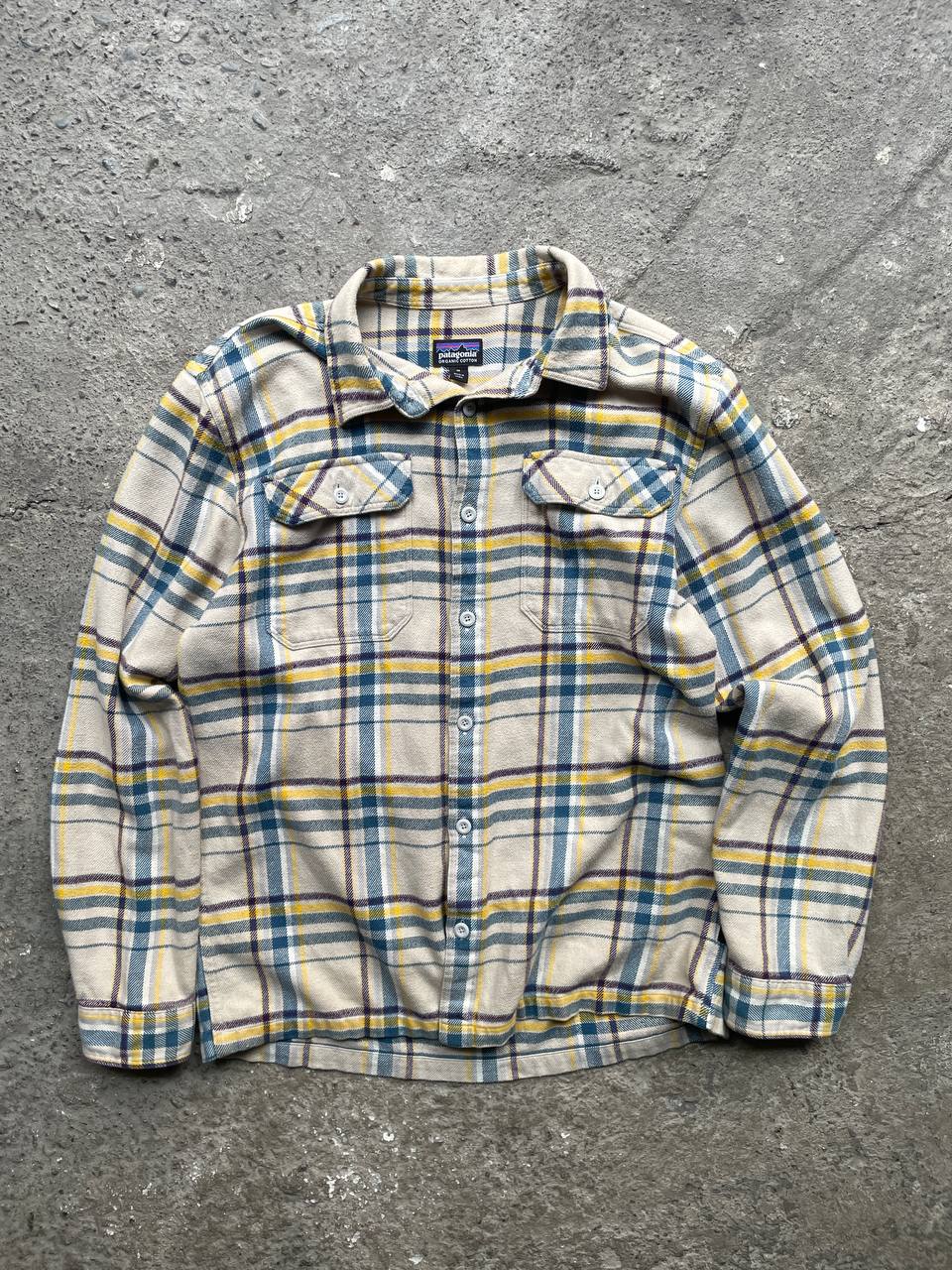Patagonia Shirt (M)