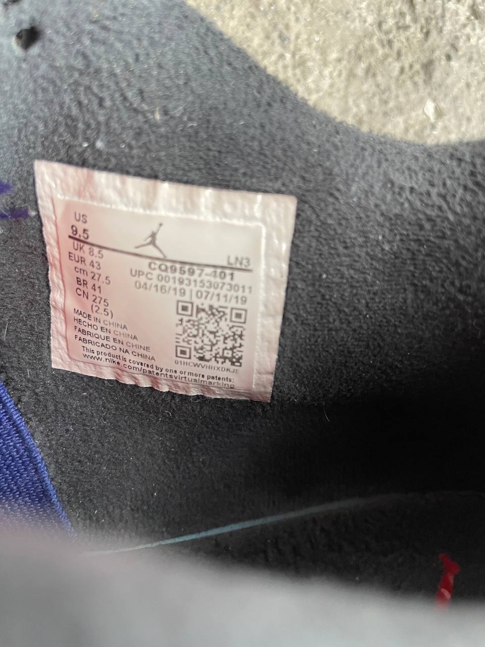 Air Jordan 4 Retro (EU 43)