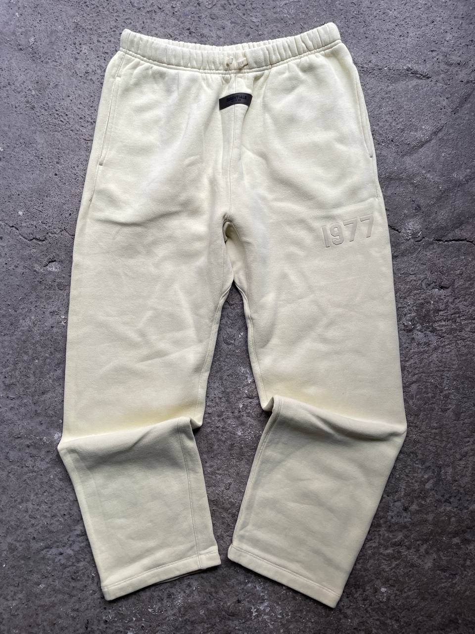 Essentials Track Pants (14/16)