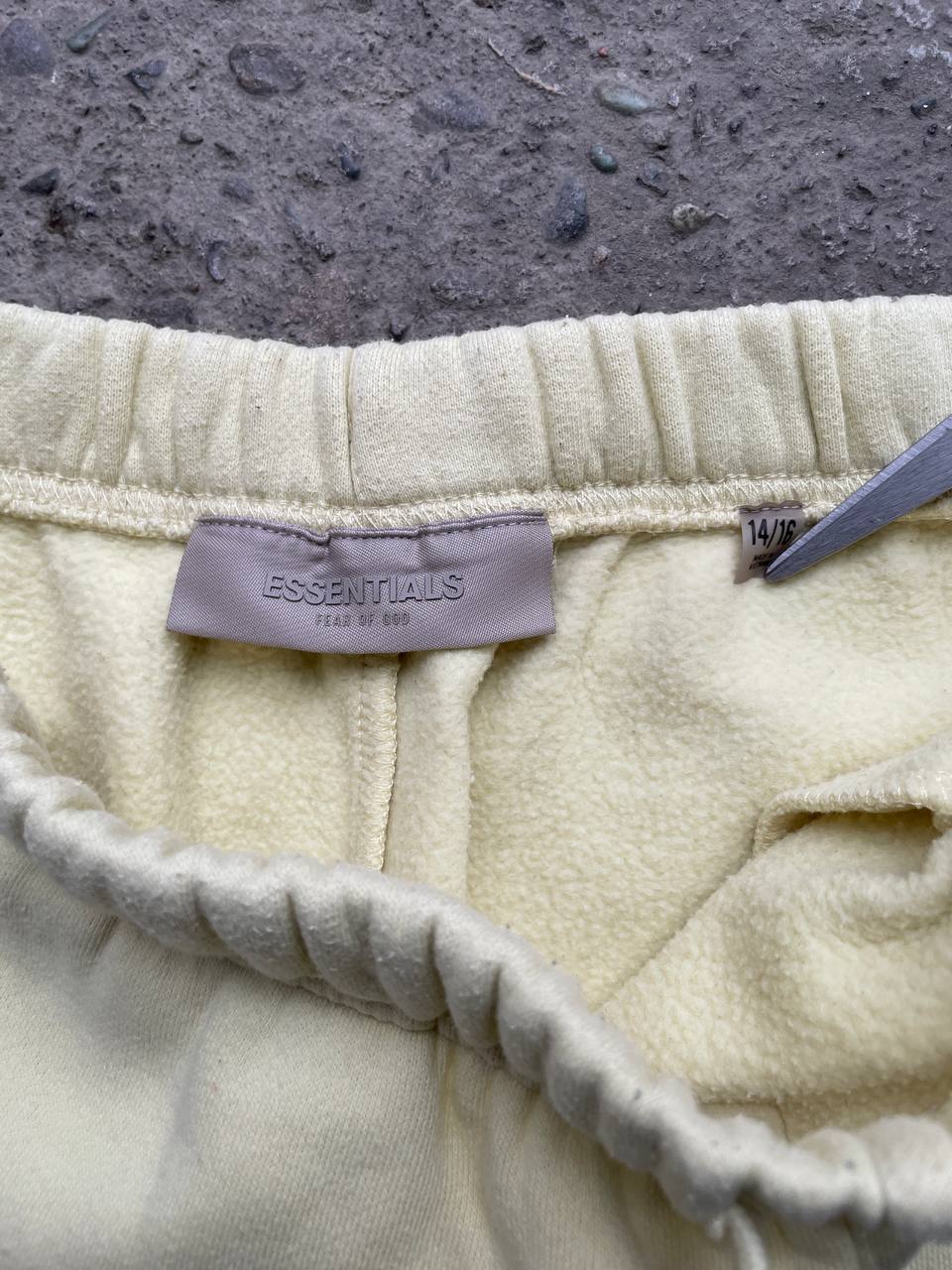 Essentials Track Pants (14/16)