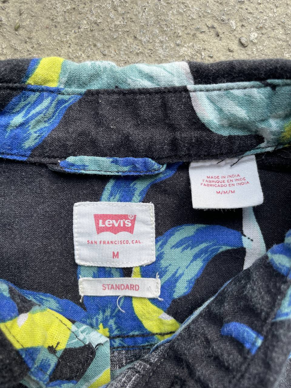 Levi’s Shirt (M)