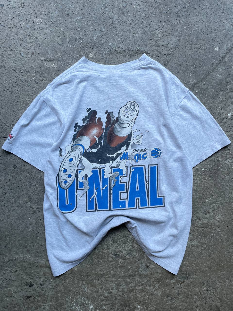Vintage Shaquille O’Neal T-Shirt (M, fits XL)