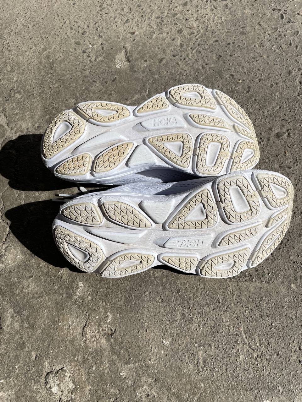 Hoka Bondi 8 (US 8.5 / EU 40.5)