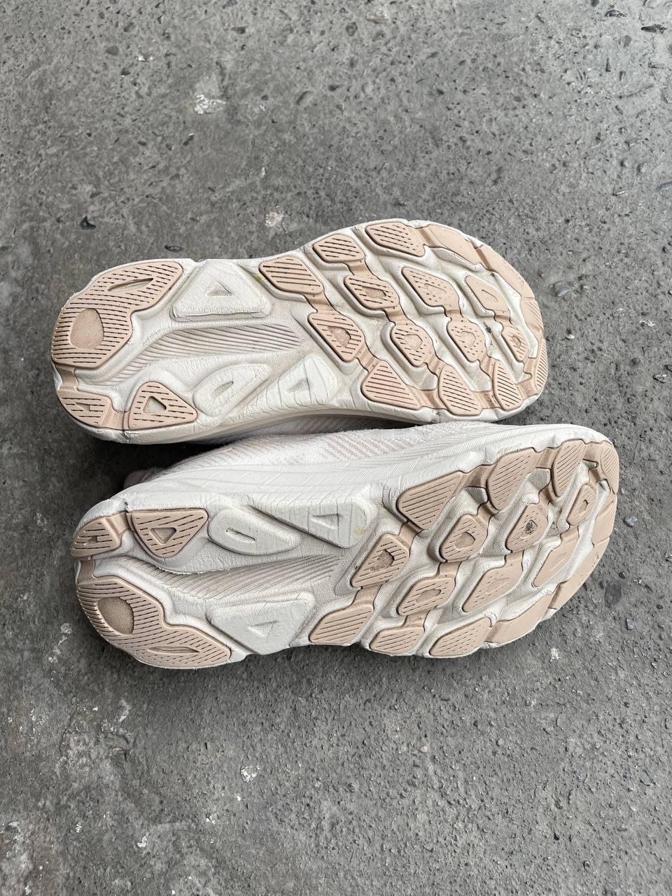Hoka Clifton 9 (US 6.5 / EU 38)