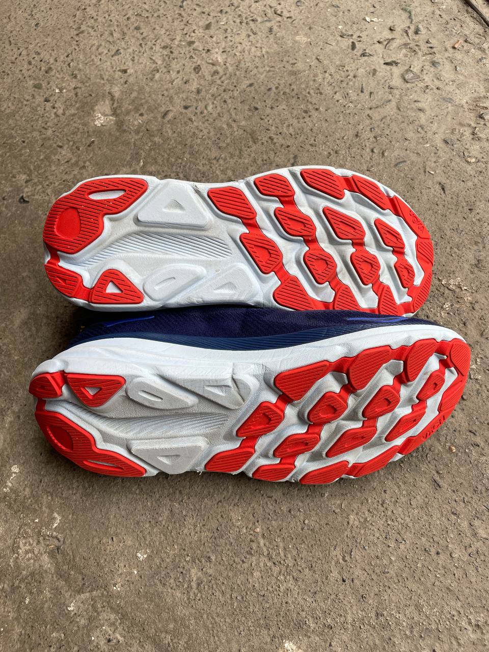 Hoka Clifton 10 (US 11.5 / EU 46)