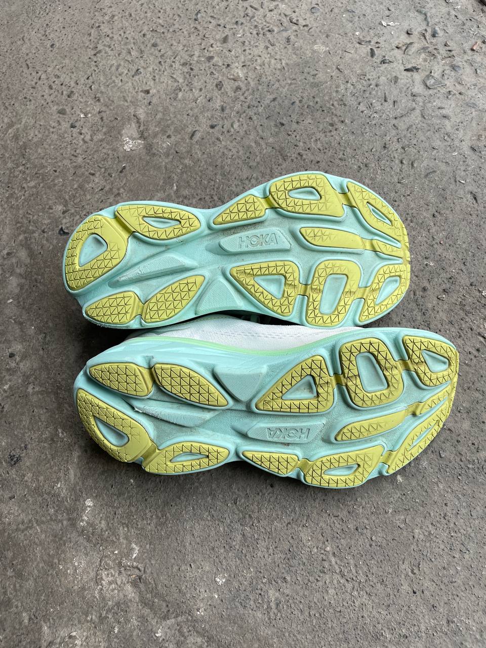 Hoka Bondi 8 (US 10.5 / EU 43.3)