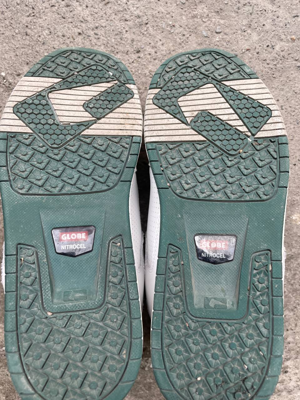 Globe Sabre trainers (EU 42)