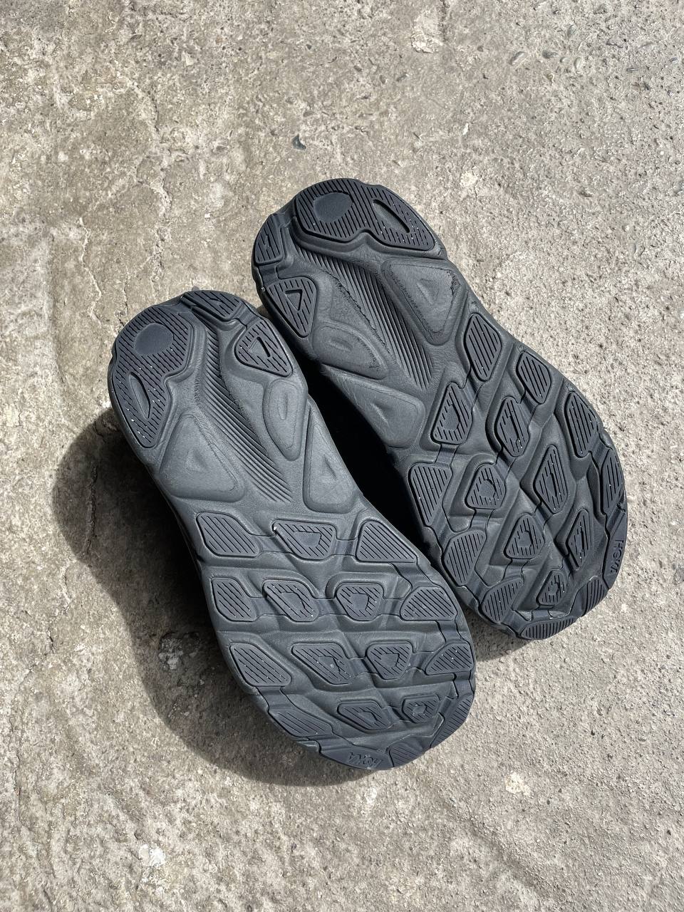 Hoka Clifton 9 (US 10.5)