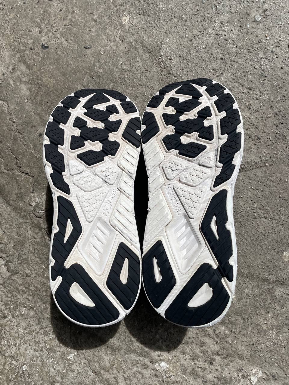 Hoka Arahi 7 (US 11)