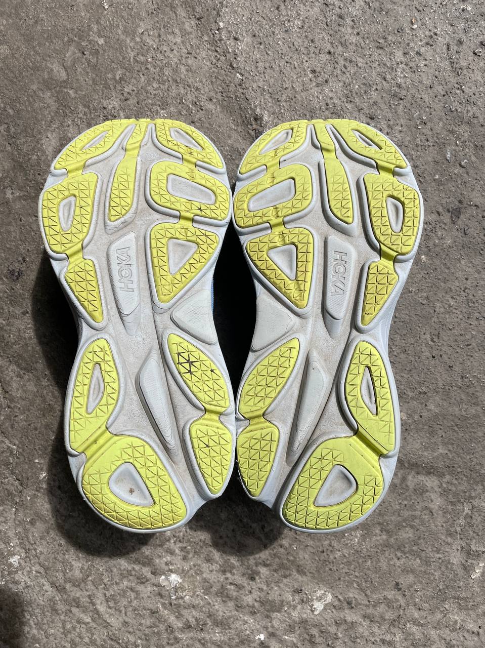 Hoka Bondi 8 (US 9)