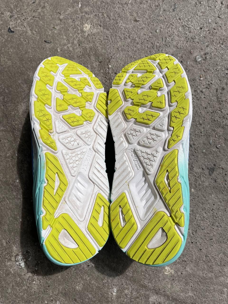 Hoka Arahi 7 (US 8.5)