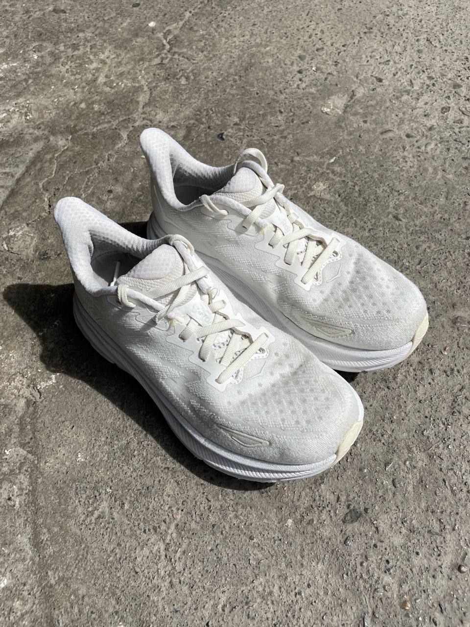 Hoka Clifton 9 (US 8.5)