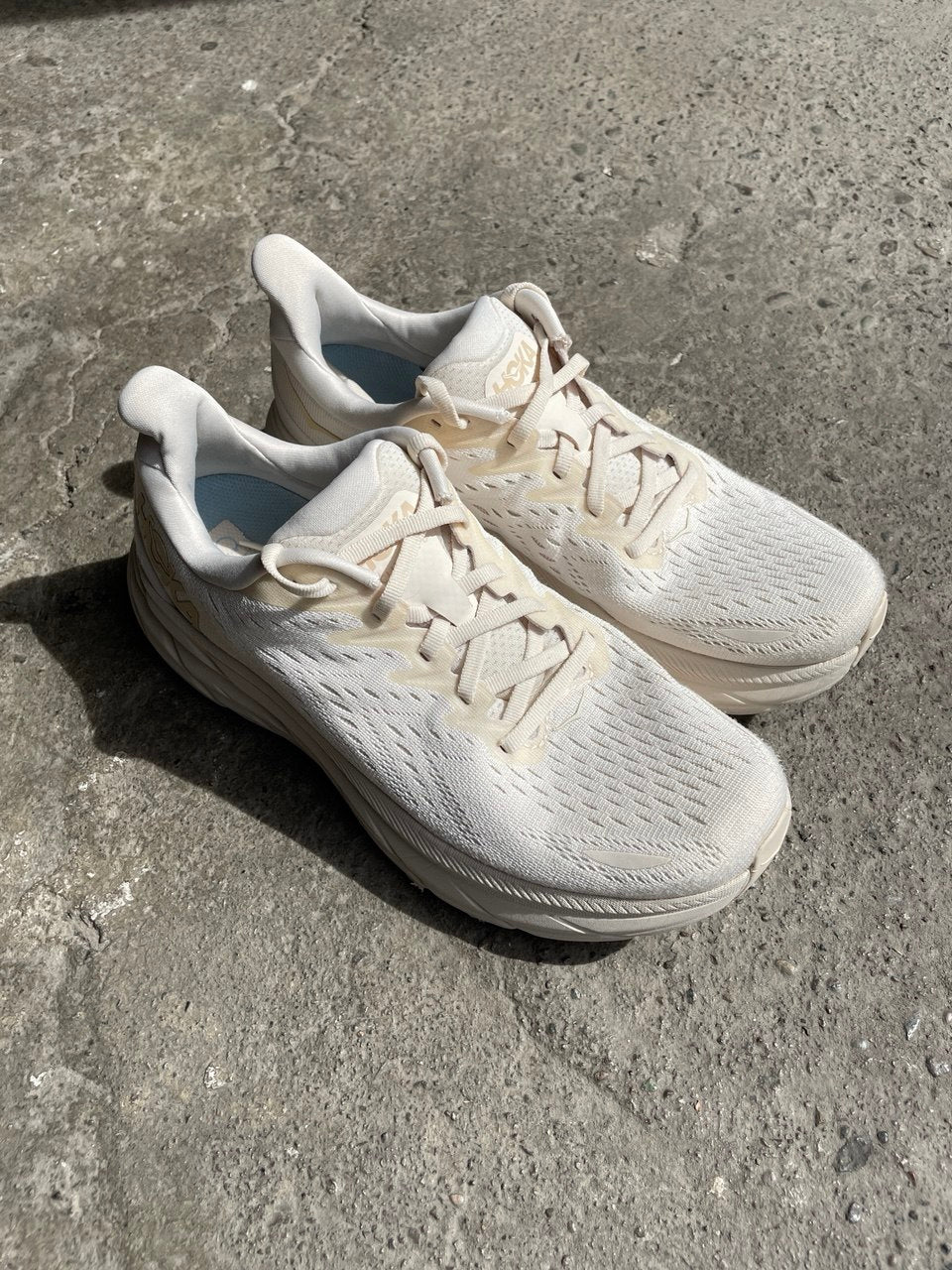 Hoka Clifton 8 (US 8.5)