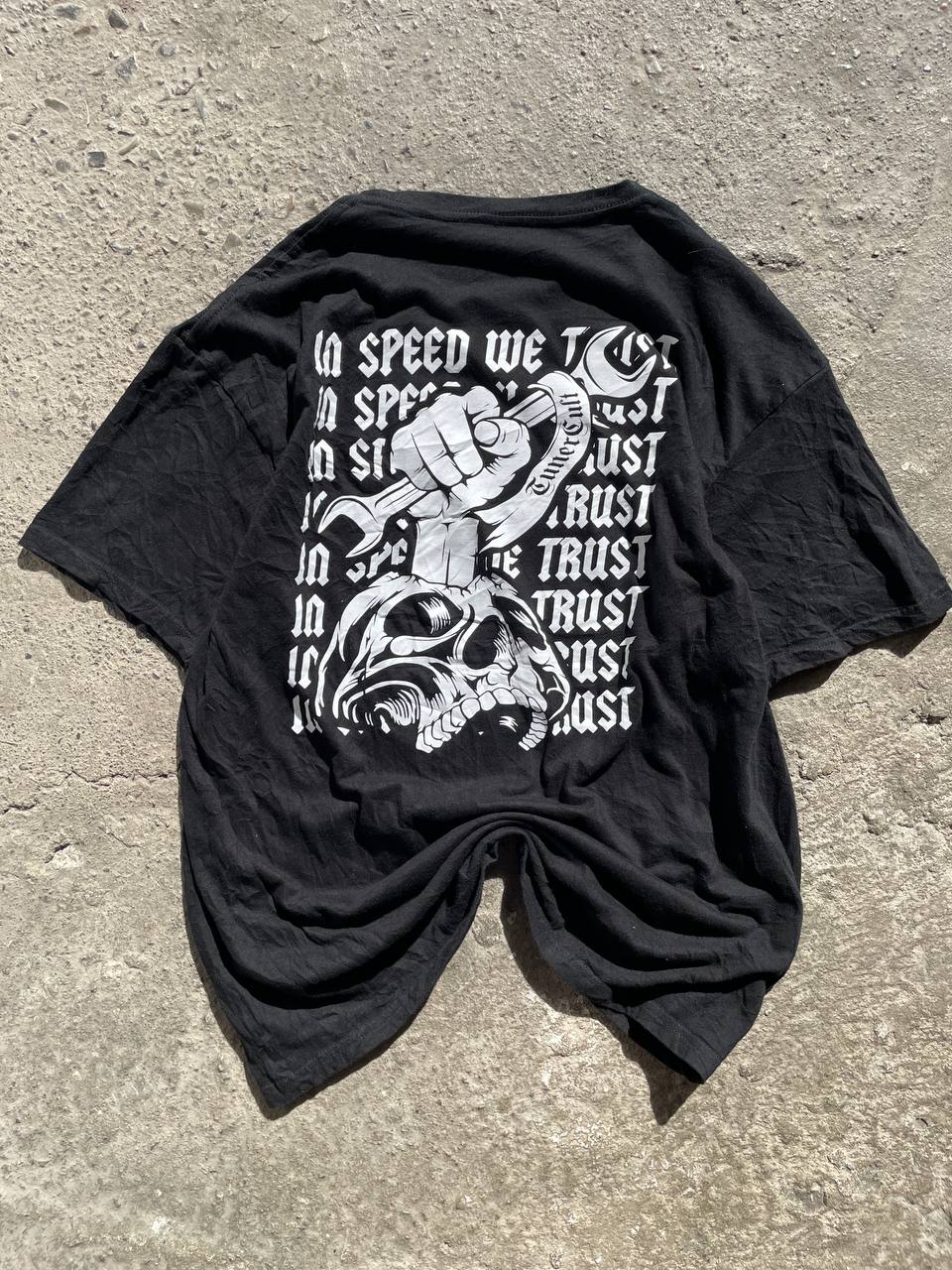 Graphic T-Shirt (L)