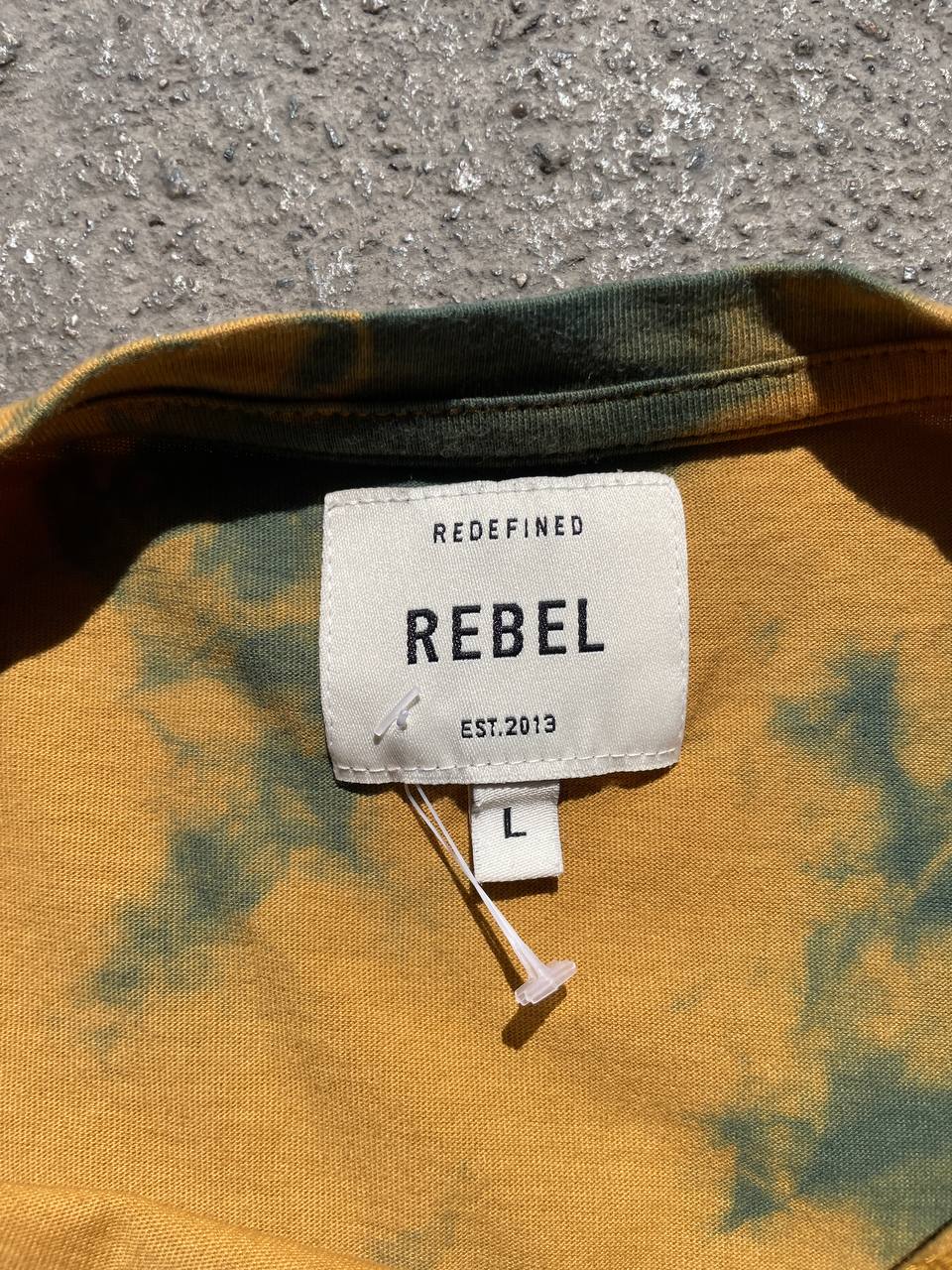 Rebel T-Shirt (L)