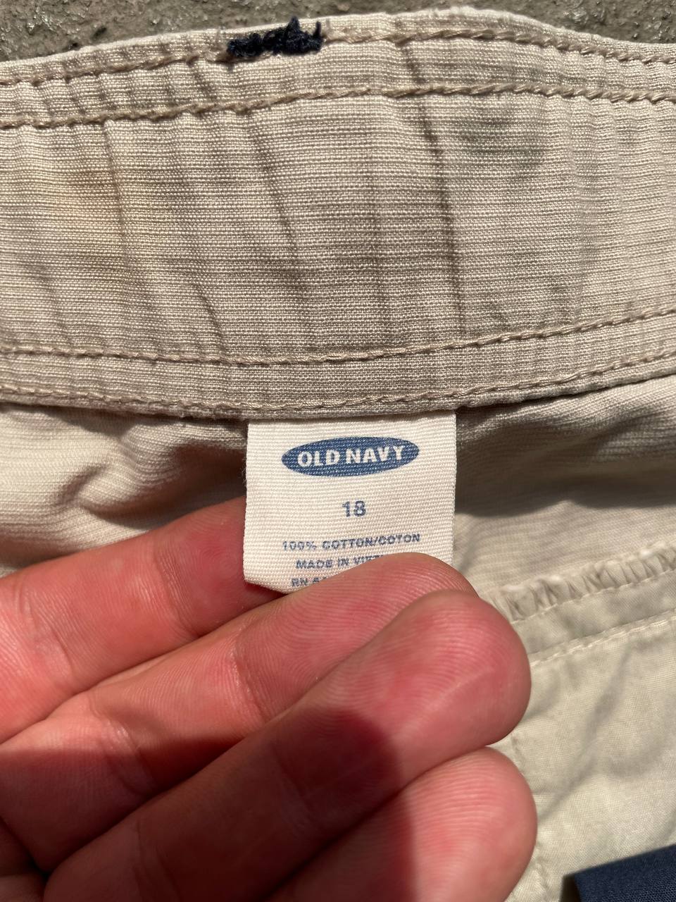 Old Navy Cargo Shorts (36)